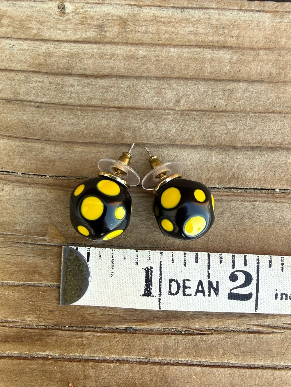 Betsey Johnson Signed Black & Yellow Polka Dot Retro Plastic Post Earrings - Picture 2 of 4